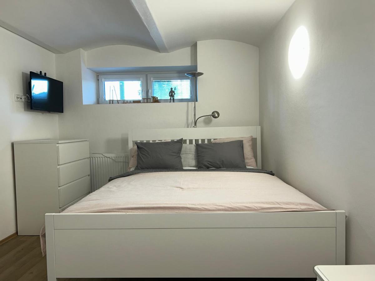 Stromoradni 17 Apartment Breclav ภายนอก รูปภาพ