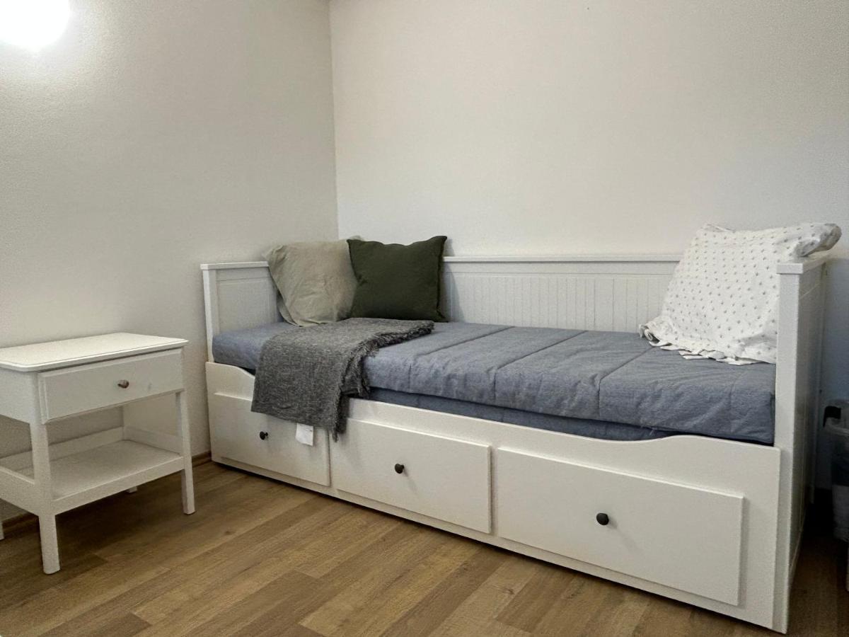 Stromoradni 17 Apartment Breclav ภายนอก รูปภาพ