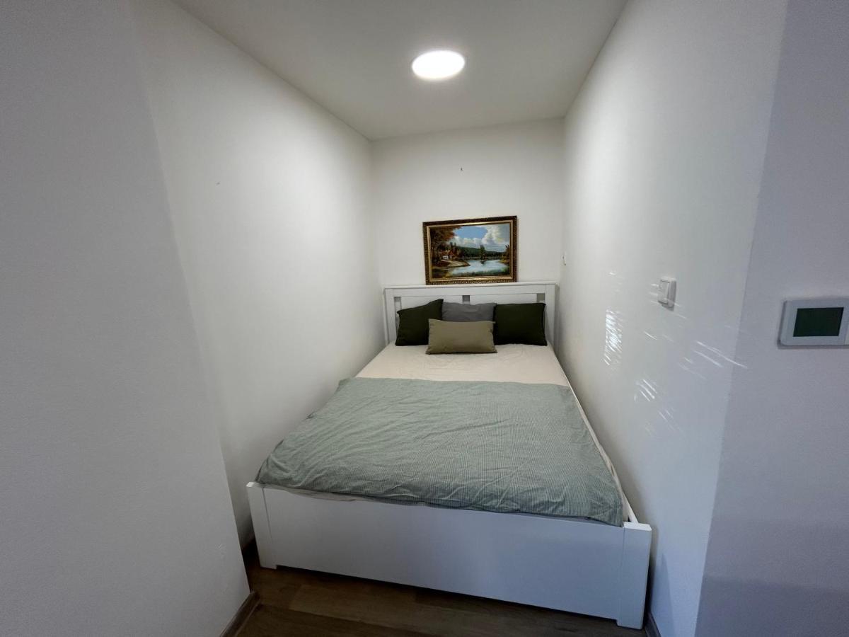 Stromoradni 17 Apartment Breclav ภายนอก รูปภาพ