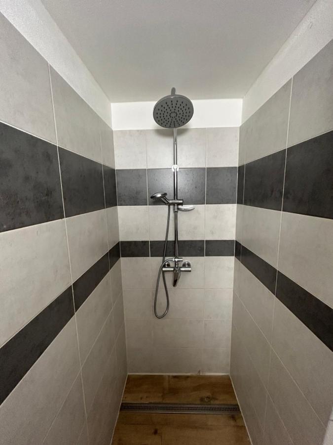 Stromoradni 17 Apartment Breclav ภายนอก รูปภาพ
